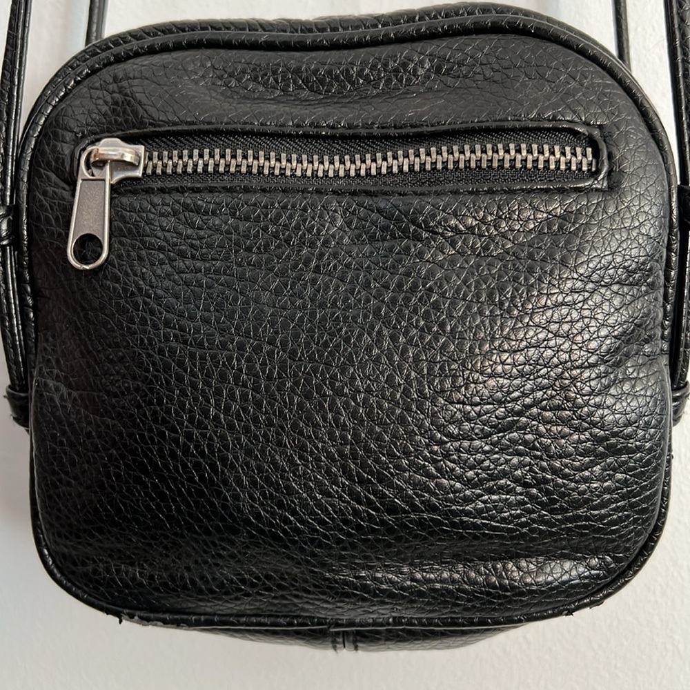 Deena & Ozzy Crossbody - Picture 5 of 6